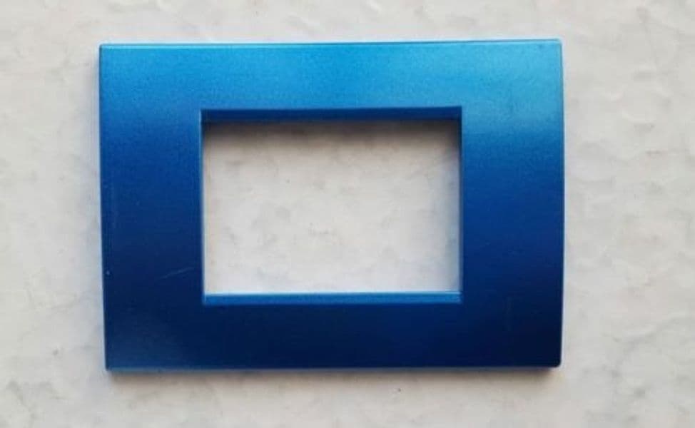PLACCA PLACCHE PLACCHETE COMPATIBILI LIVING LIGHT IN ABS 3 4 7 POSTI COLORATE - 17