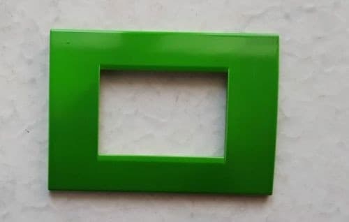 PLACCA PLACCHE PLACCHETE COMPATIBILI LIVING LIGHT IN ABS 3 4 7 POSTI COLORATE - 18
