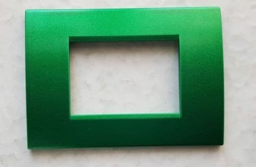 PLACCA PLACCHE PLACCHETE COMPATIBILI LIVING LIGHT IN ABS 3 4 7 POSTI COLORATE - 19