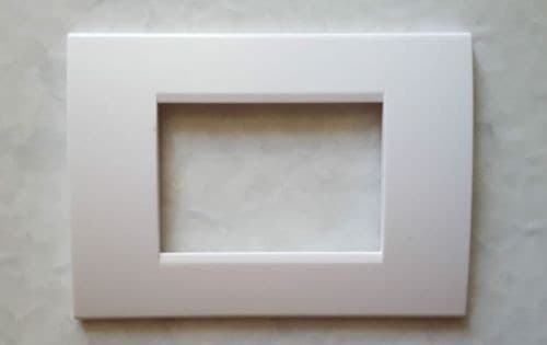 PLACCA PLACCHE PLACCHETE COMPATIBILI LIVING LIGHT IN ABS 3 4 7 POSTI COLORATE - 3