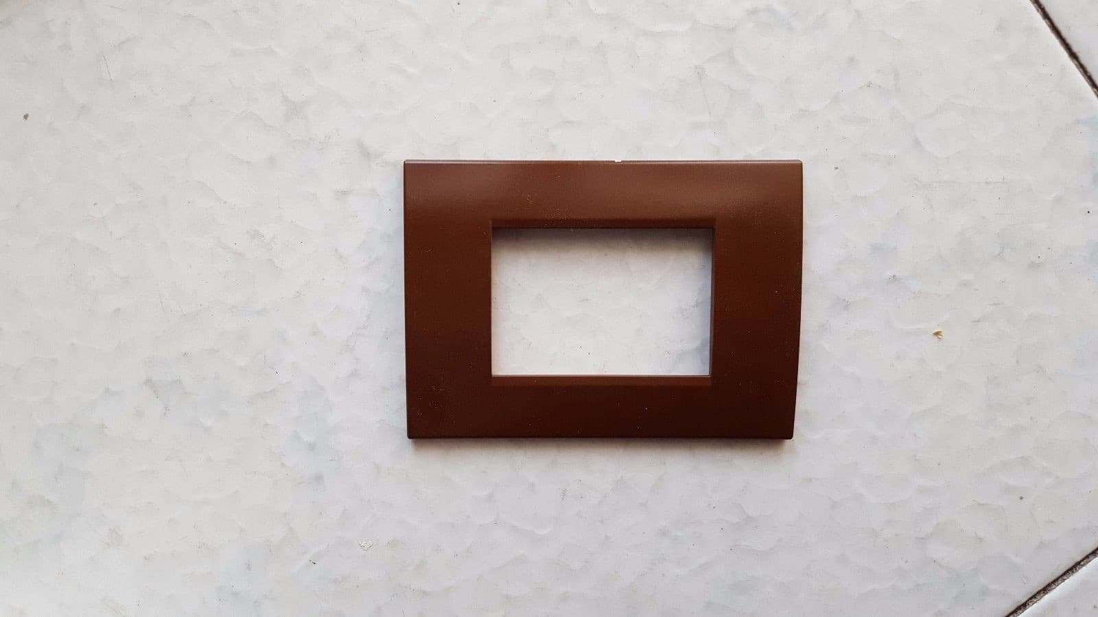 PLACCA PLACCHE PLACCHETE COMPATIBILI LIVING LIGHT IN ABS 3 4 7 POSTI COLORATE - 22