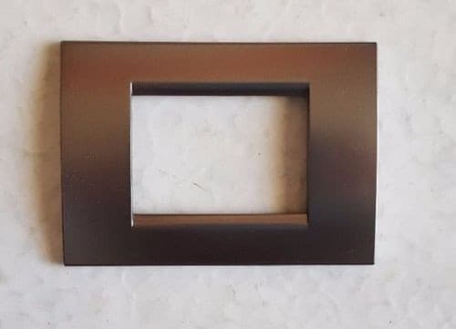 PLACCA PLACCHE PLACCHETE COMPATIBILI LIVING LIGHT IN ABS 3 4 7 POSTI COLORATE - 25