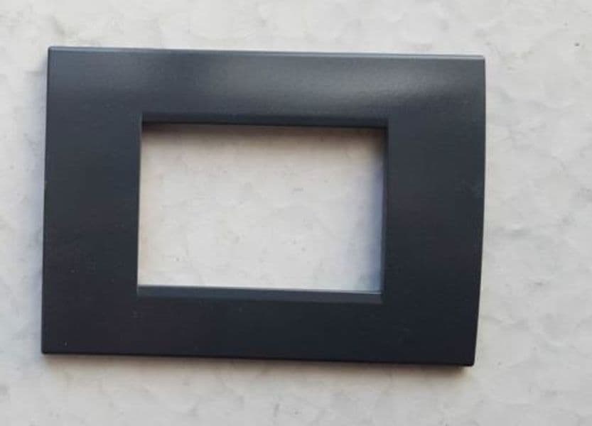 PLACCA PLACCHE PLACCHETE COMPATIBILI LIVING LIGHT IN ABS 3 4 7 POSTI COLORATE - 26