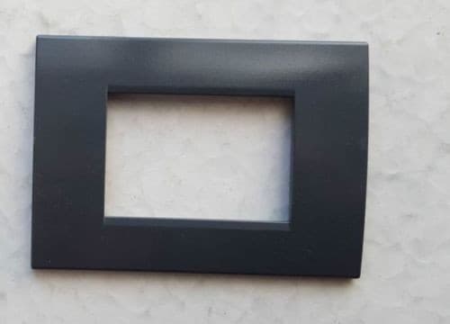 PLACCA PLACCHE PLACCHETE COMPATIBILI LIVING LIGHT IN ABS 3 4 7 POSTI COLORATE - 26