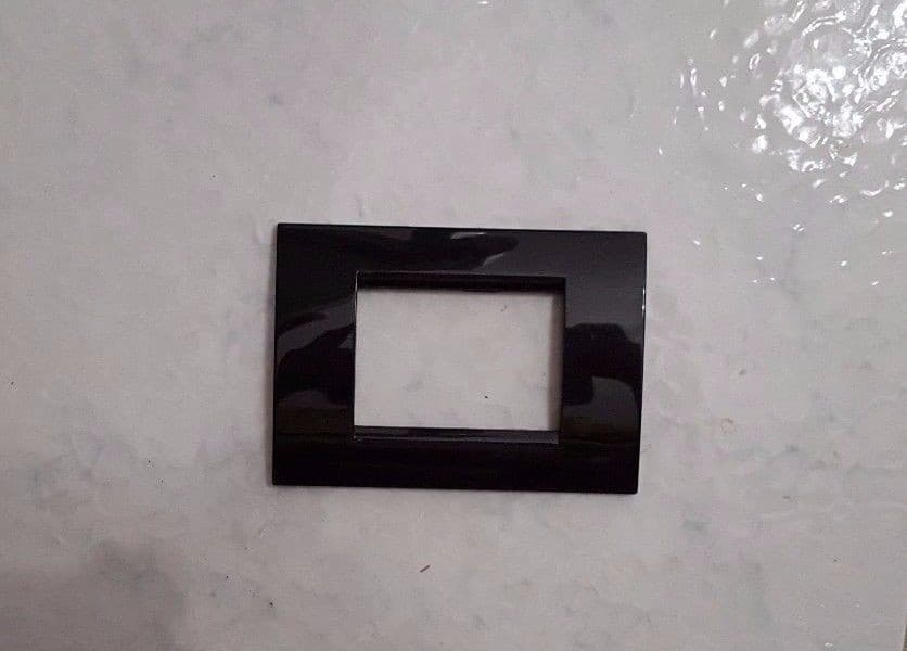 PLACCA PLACCHE PLACCHETE COMPATIBILI LIVING LIGHT IN ABS 3 4 7 POSTI COLORATE - 4