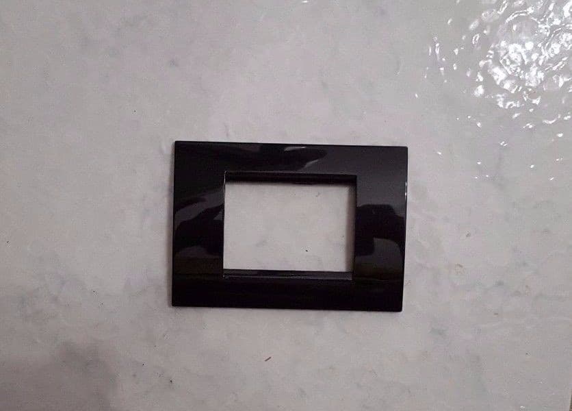 PLACCA PLACCHE PLACCHETE COMPATIBILI LIVING LIGHT IN ABS 3 4 7 POSTI COLORATE - 4