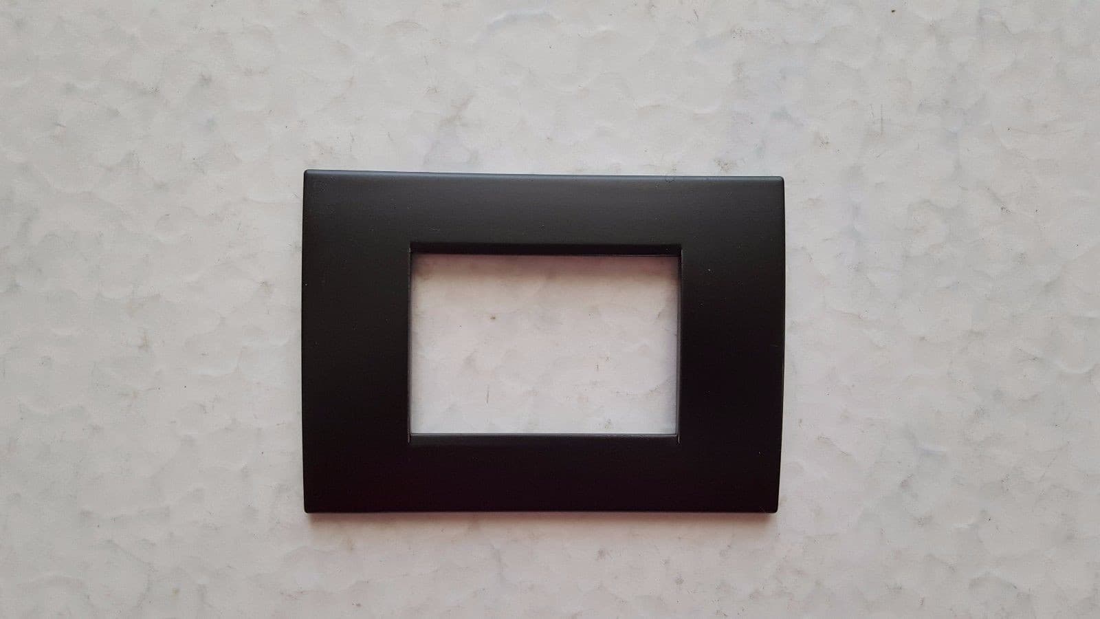 PLACCA PLACCHE PLACCHETE COMPATIBILI LIVING LIGHT IN ABS 3 4 7 POSTI COLORATE - 31