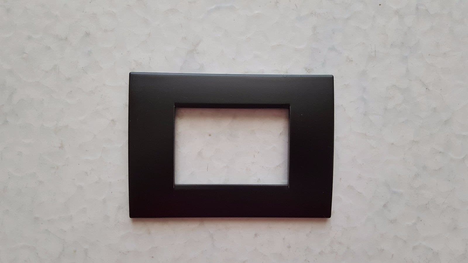 PLACCA PLACCHE PLACCHETE COMPATIBILI LIVING LIGHT IN ABS 3 4 7 POSTI COLORATE - 31