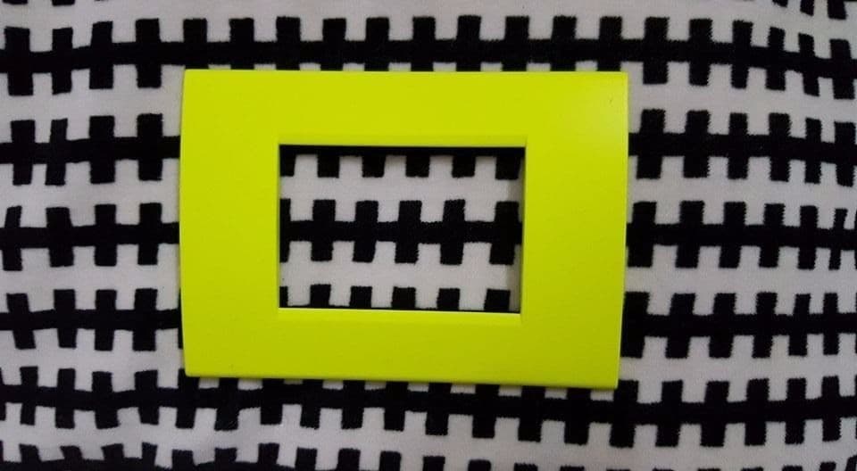 PLACCA PLACCHE PLACCHETE COMPATIBILI LIVING LIGHT IN ABS 3 4 7 POSTI COLORATE - 34