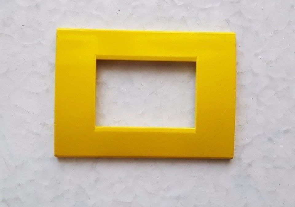PLACCA PLACCHE PLACCHETE COMPATIBILI LIVING LIGHT IN ABS 3 4 7 POSTI COLORATE - 5