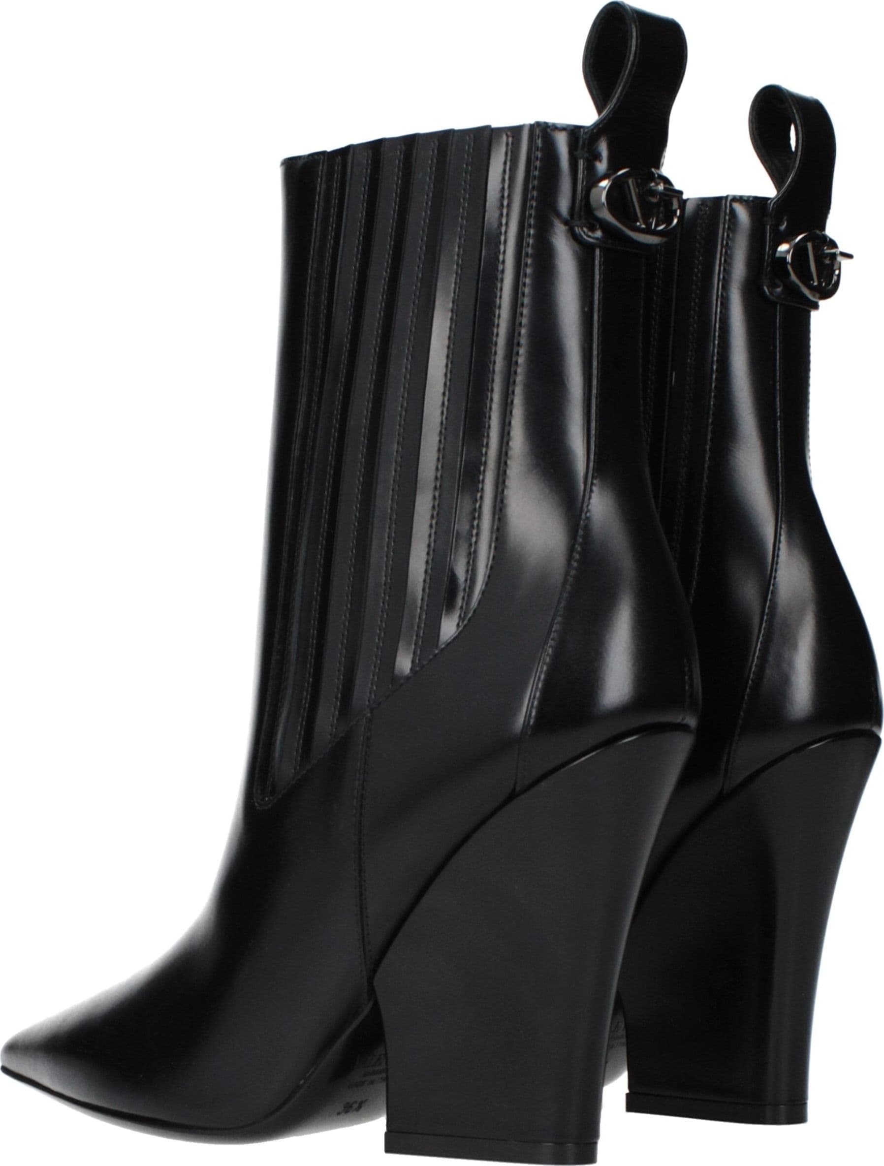 Valentino Garavani Black Leather Ankle Boots - 4