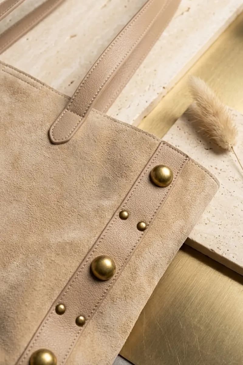 Borsa in ecopelle scamosciata con borchie | PHO Firenze - 2