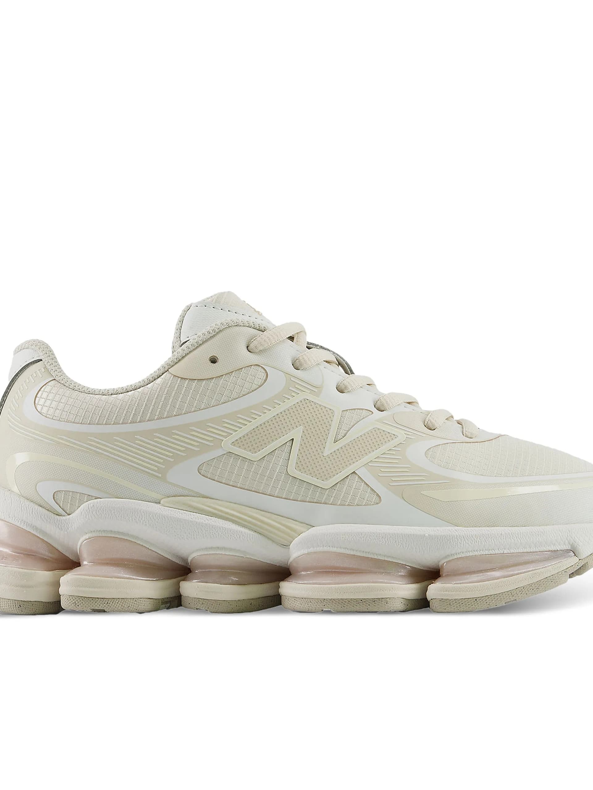 NEW BALANCE  SNEAKERS - 6