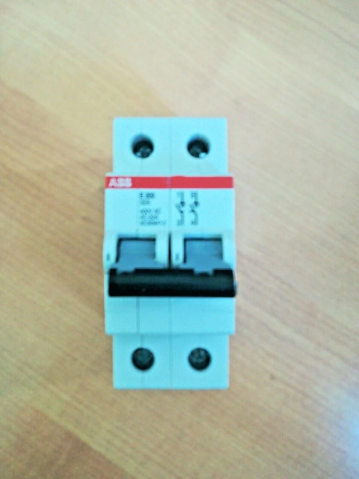 ABB E202/32G 2CDE282001R1032 Interruttore Sezionatore Bipolare 2P da 32 A, Tensione 400 V AC, Installazione Modulare su Guida DIN, Ingombro 2 Moduli, Maniglia Grigia, Break Switch ABB SACE, EAN 4016779645836 - 3