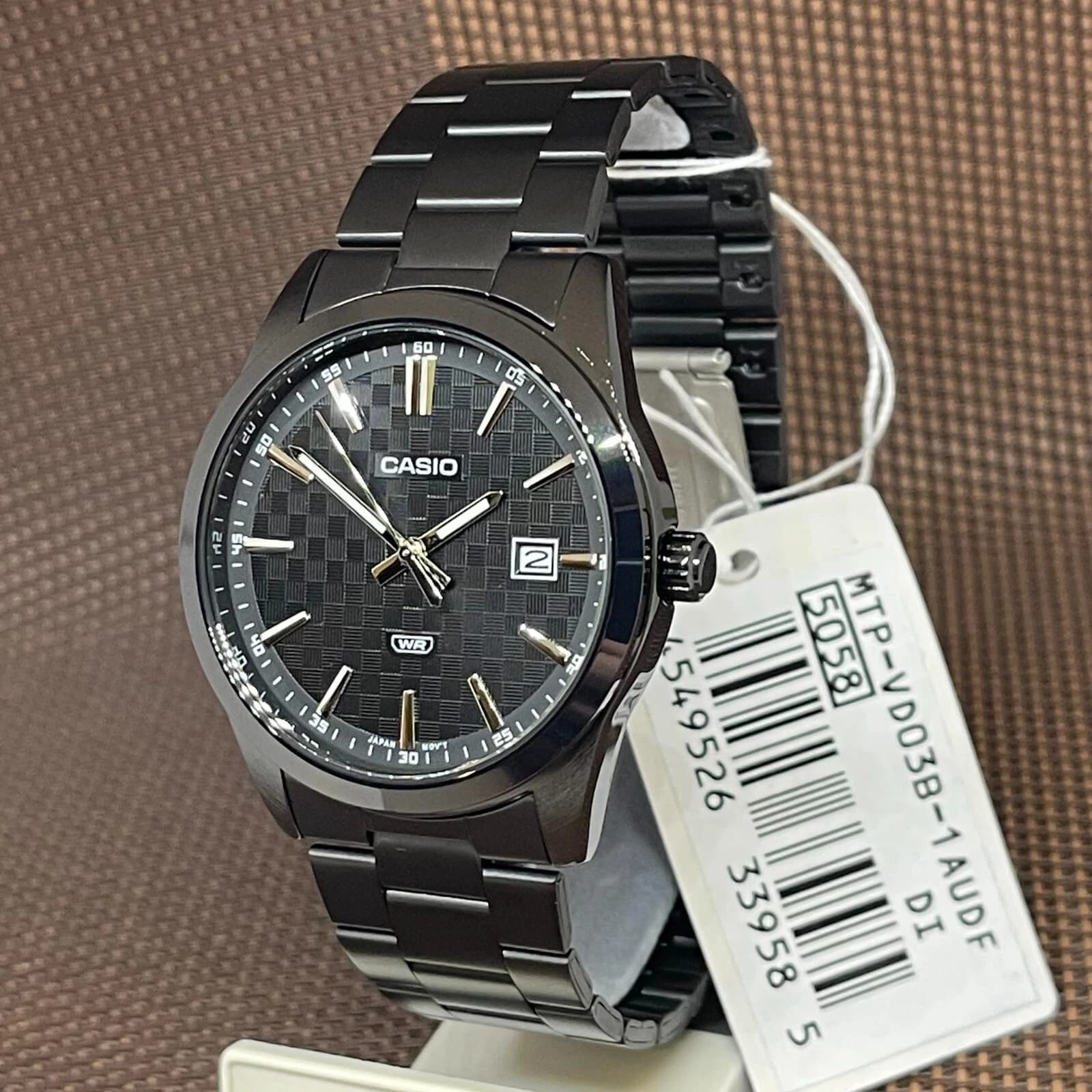 Casio MTP-VD03B-1AUDF Orologio da Uomo Analogico al Quarzo, Cassa e Bracciale in Acciaio Nero Ionizzato, Quadrante Nero con Datario, Vetro Minerale, Chiusura Déployante, Resistente all'Acqua, 48 x 41 x 9,6 mm - 2