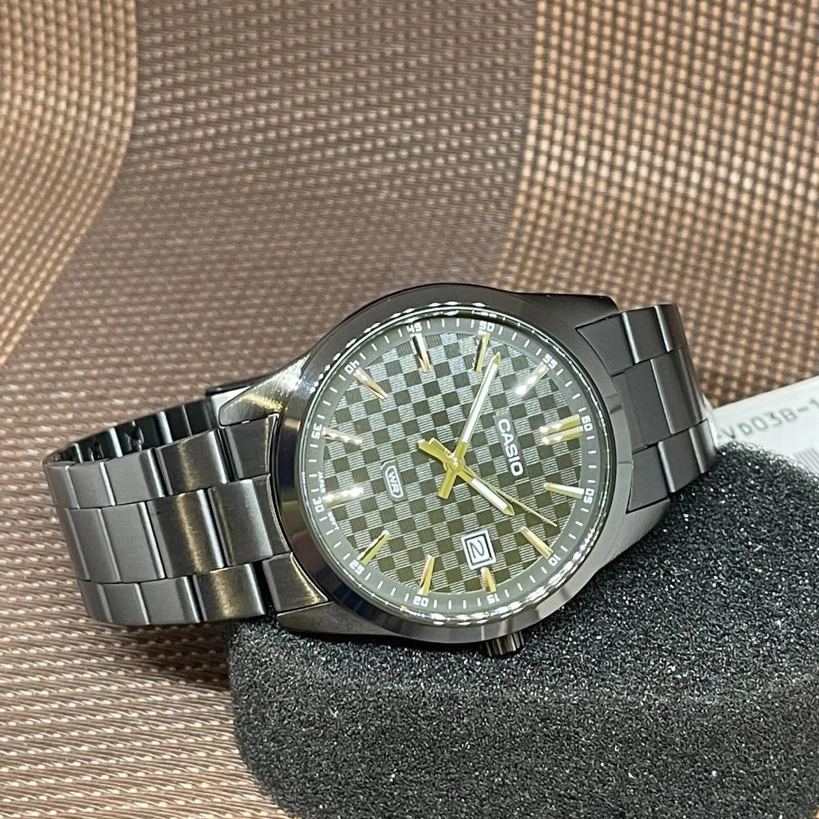 Casio MTP-VD03B-1AUDF Orologio da Uomo Analogico al Quarzo, Cassa e Bracciale in Acciaio Nero Ionizzato, Quadrante Nero con Datario, Vetro Minerale, Chiusura Déployante, Resistente all'Acqua, 48 x 41 x 9,6 mm - 4