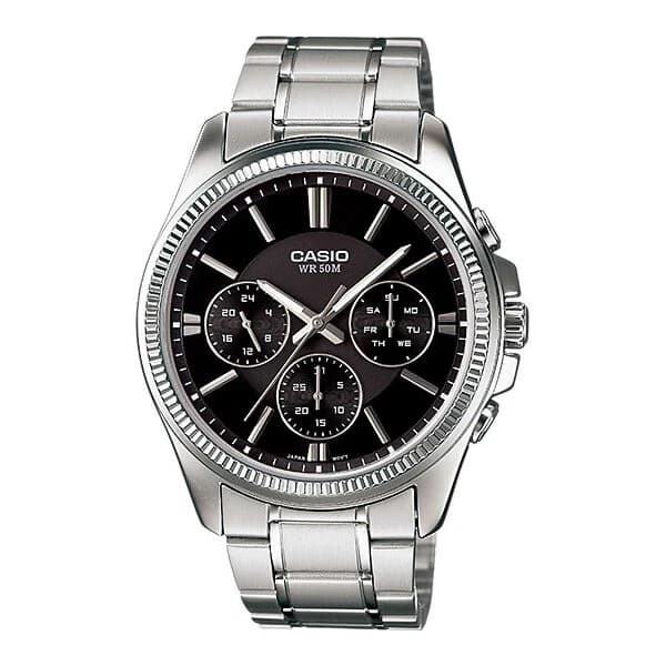 Casio Enticer MTP-1375D-1AV Orologio Uomo al Quarzo, Cassa 48,5 × 42 × 9,7 mm e Bracciale in Acciaio Inossidabile, Quadrante Nero, Vetro Minerale, Tre Quadranti per Giorno Data e 24 Ore, Chiusura a Tre Pieghe, Resistenza Acqua 50 m, Peso 124 g - 2