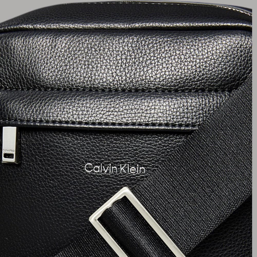 Borsello Calvin Klein Reporter con tracolla regolabile e zip integrale - 3