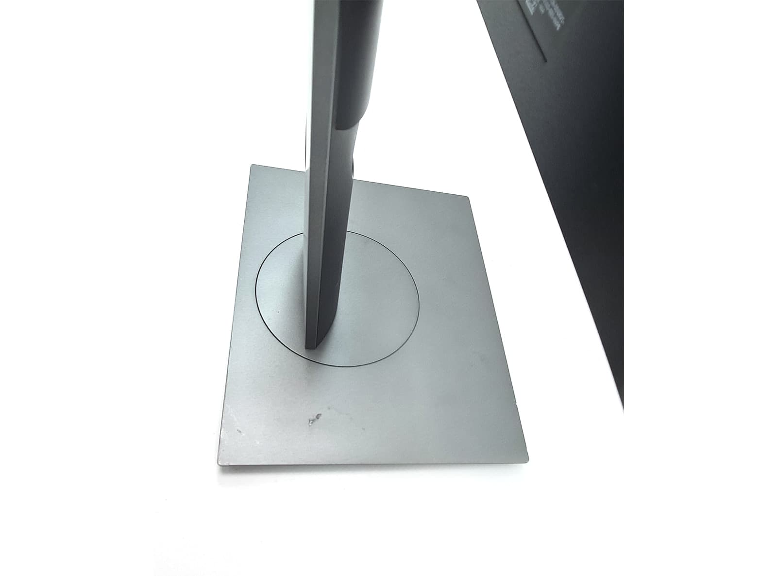 Monitor Versatile Led 23" Dell P2319H Full HD 1920x1080p IPS 60Hz DP HDMI VGA Hub USB - Ricondizionato - 6