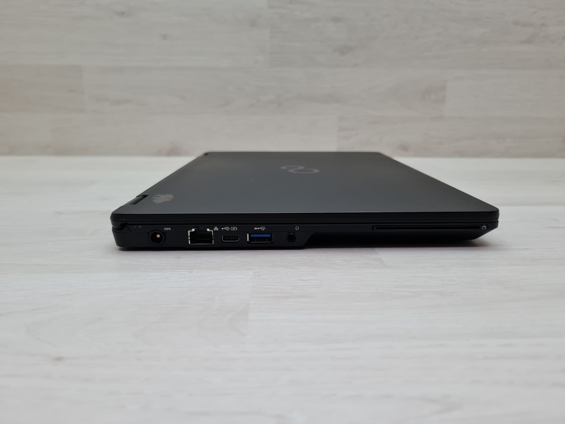 Notebook - Fujitsu Lifebook U Series U728 12,5" Processore I5 8° 8250U Ram 8Gb SSD 256Gb Webcam Type-C - Ricondizionato - 6