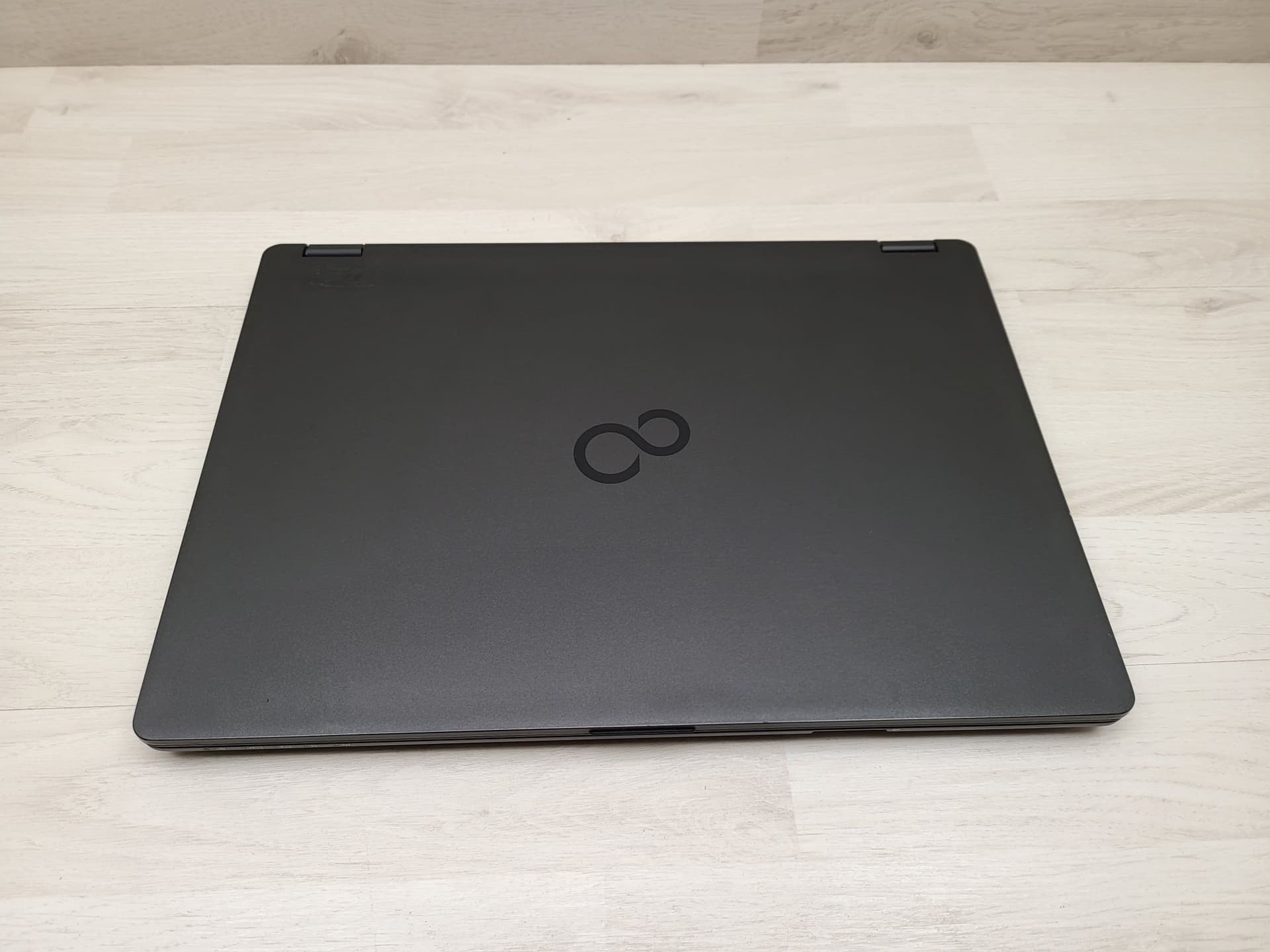 Notebook - Fujitsu Lifebook U Series U748 14" Processore I5 8° 8250U Ram 8Gb SSD 256Gb Webcam Type-C Windows 11 Pro - Ricondizionato - 3