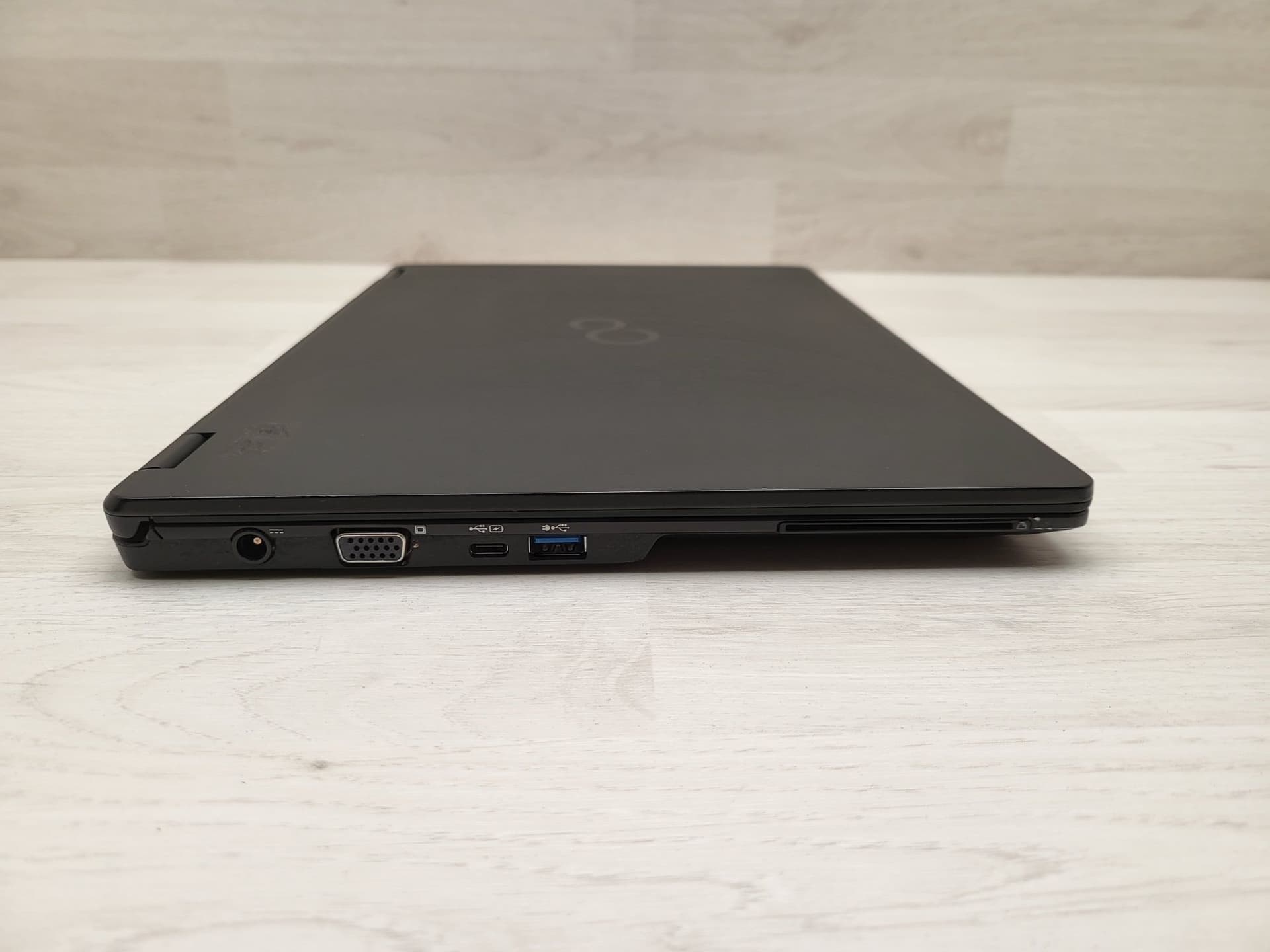 Notebook - Fujitsu Lifebook U Series U748 14" Processore I5 8° 8250U Ram 8Gb SSD 256Gb Webcam Type-C Windows 11 Pro - Ricondizionato - 4