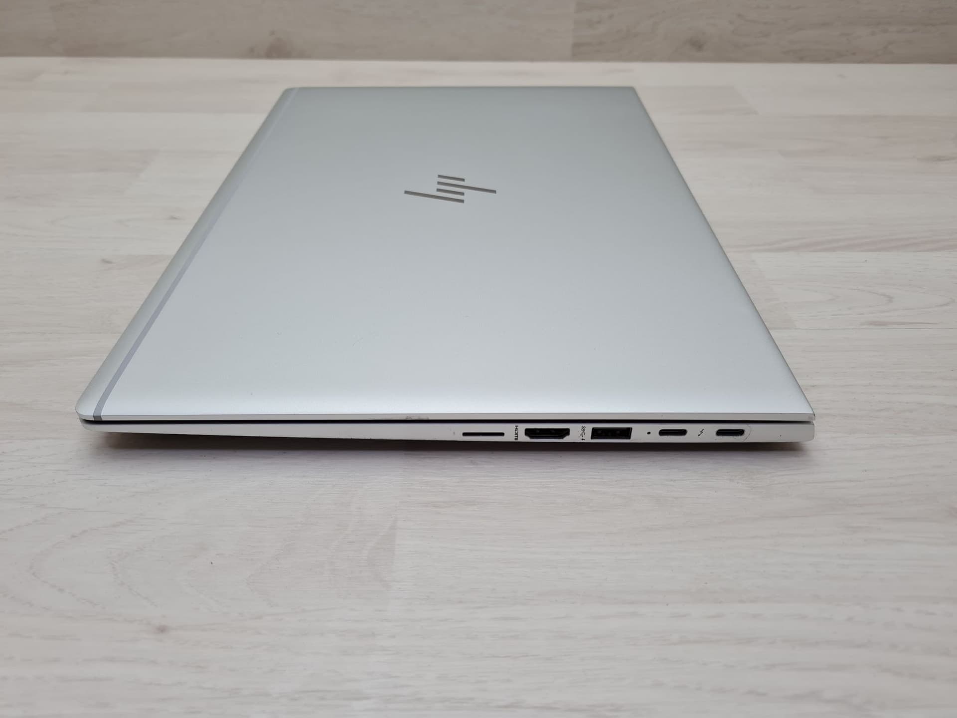 Notebook - Hp EliteBook 1040 G4 14" Touch Screen Processore I5 7° 7300U Ram 16Gb SSD 256Gb Webcam Type-C - 8