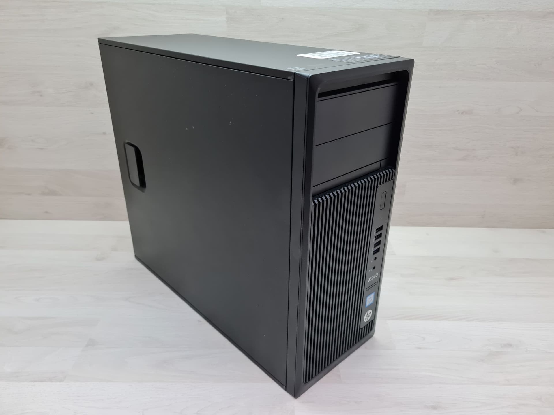 PC WORKSTATION HP Z240 BIG TOWER CPU I7 6700 RAM 32GB SSD 256GB + HDD 500GB LETTORE SK VIDEO RADEON WX4100 4GB MINI DP - WINDOWS 10 PRO 64BIT - 5