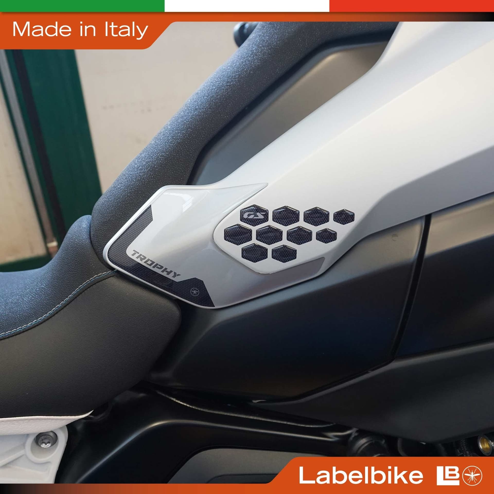 Adesivi 3D Laterali serbatoio moto compatibile con BMW R 1300 GS 2026 - 3