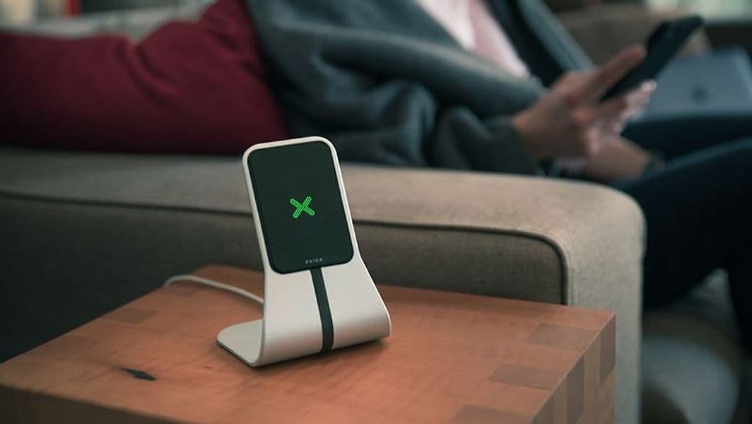 XVIDA (POWER 2) Wireless Charging Desk Stand - Qi 7.5W (Silver) - 9
