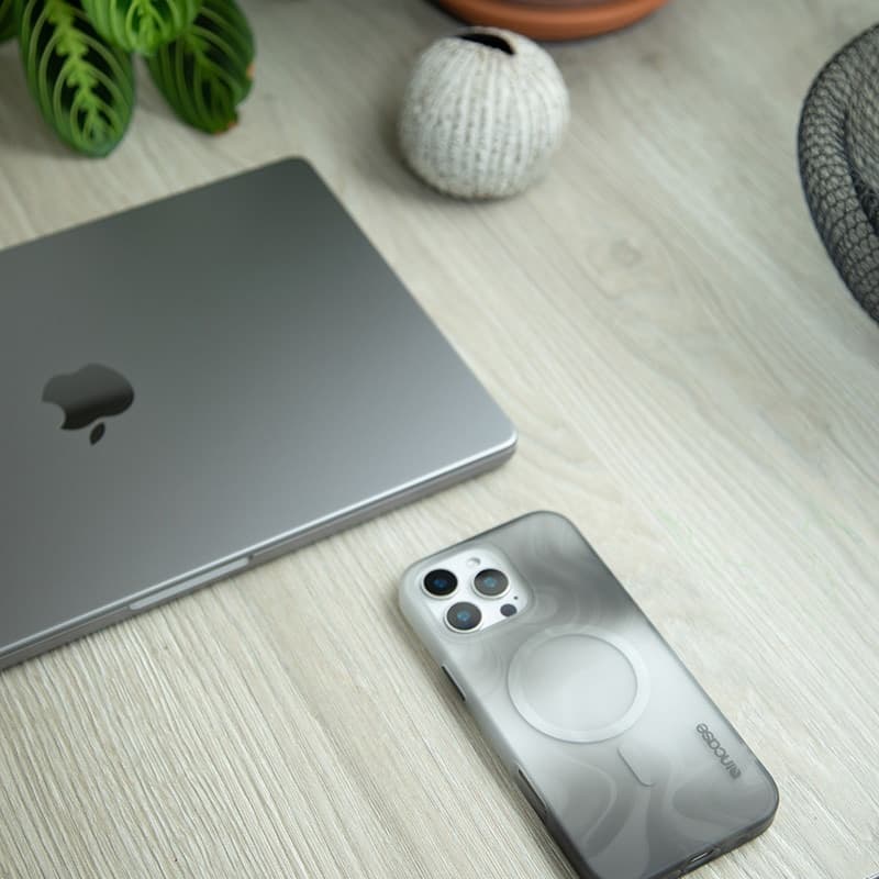 Incase Halo Case MagSafe - Case iPhone 16 (Oil Slick Smoke) - 8