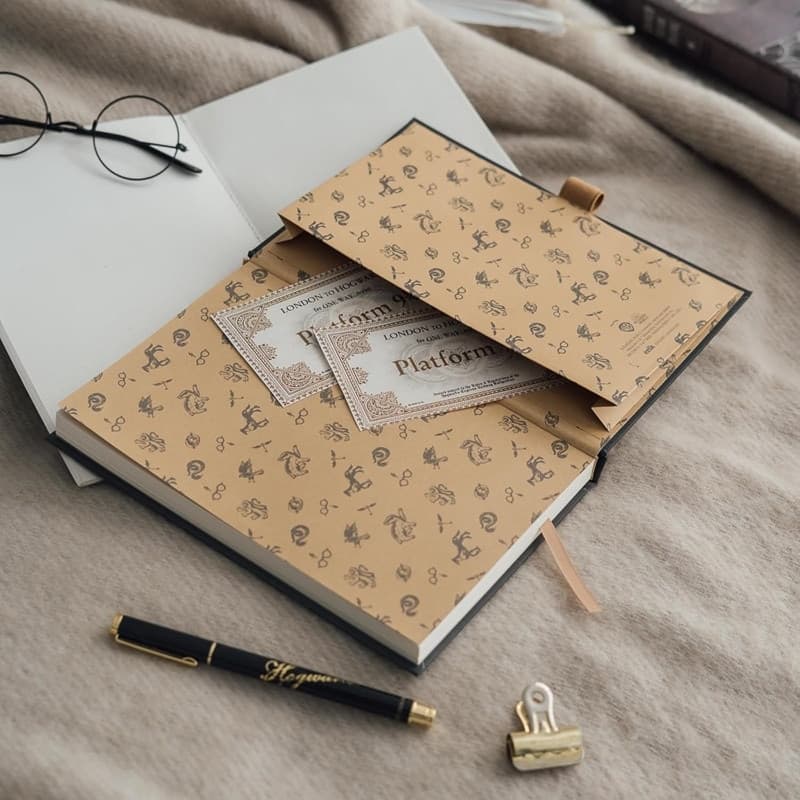 Harry Potter - Quaderno A5 di Hogwarts con penna - 5