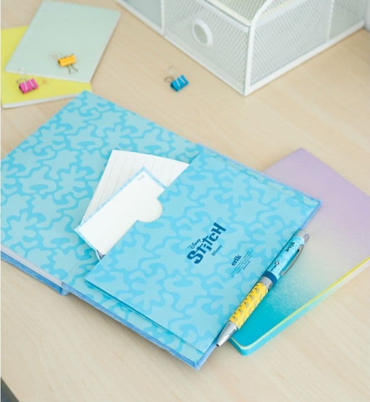 Disney Stitch - Quaderno A5 in peluche + penna torcia della collezione Tropical - 15