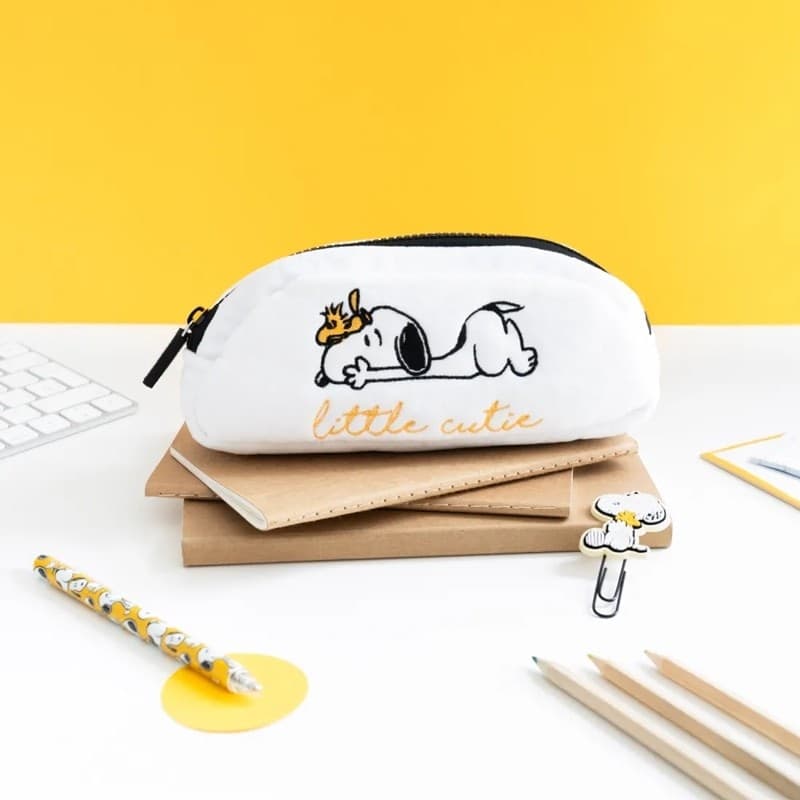 Snoopy - Astuccio in peluche per accessori della collezione Lazy Days - 11