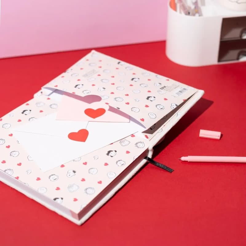 Snoopy - Quaderno/quaderno di peluche A5 della collezione Love Season - 6