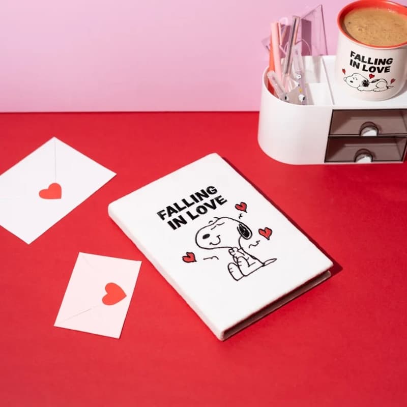 Snoopy - Quaderno/quaderno di peluche A5 della collezione Love Season - 7