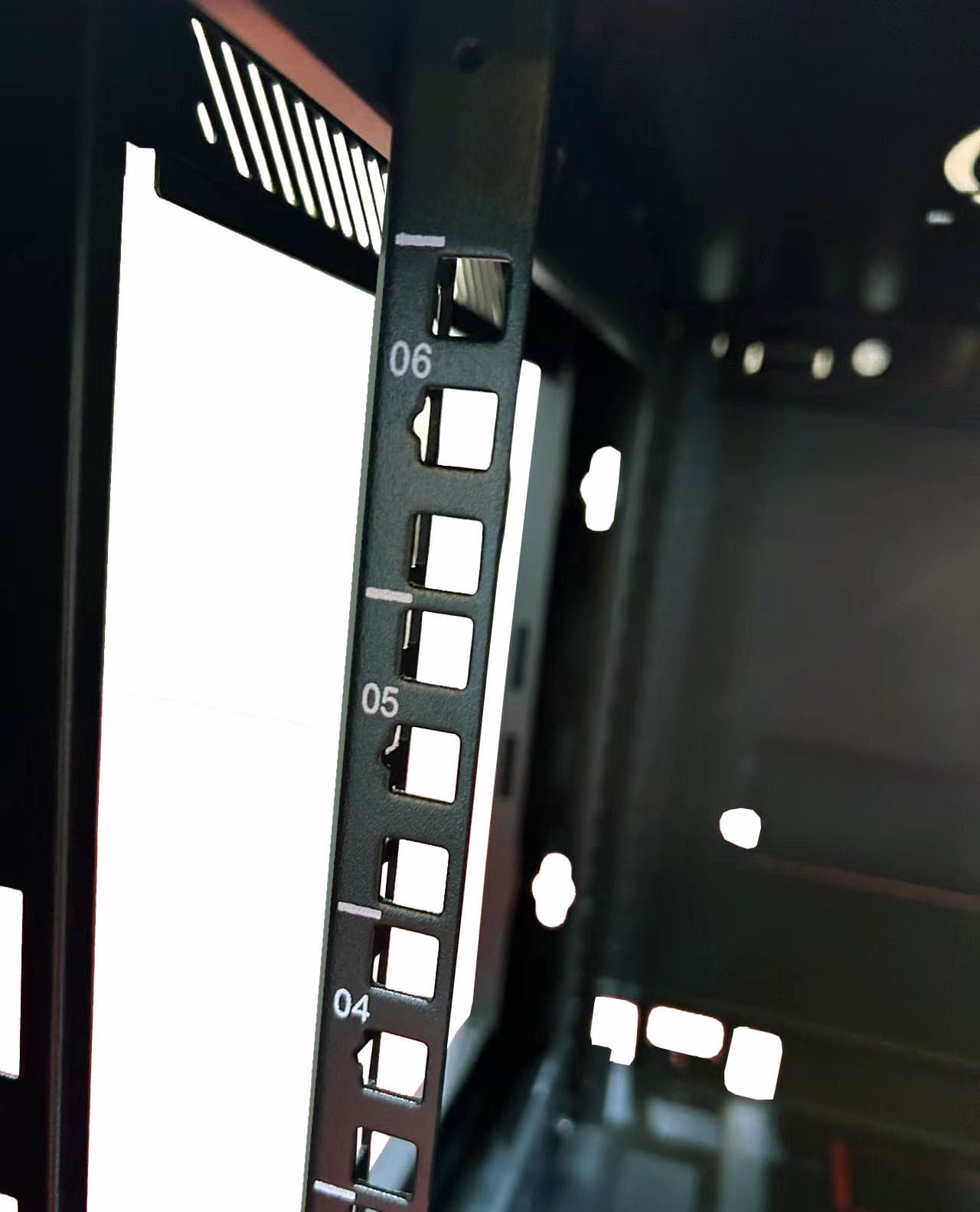 Armadio Rack 19'' a muro 20 unit&agrave sezione unica prof. 600mm Nero - 7