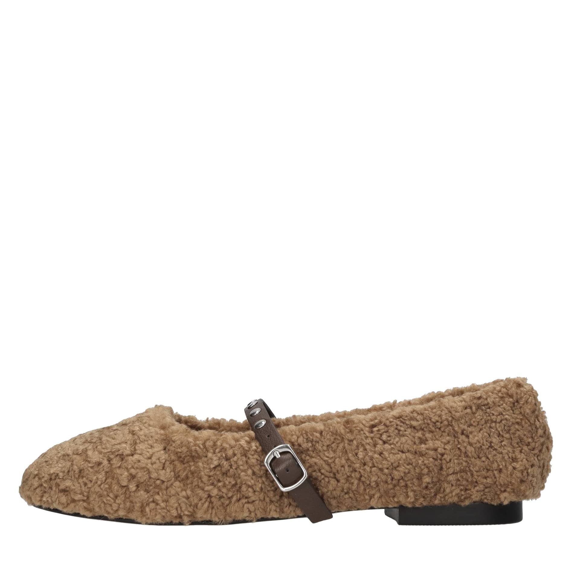 Emanuelle Vee  Scarpe basse Marrone