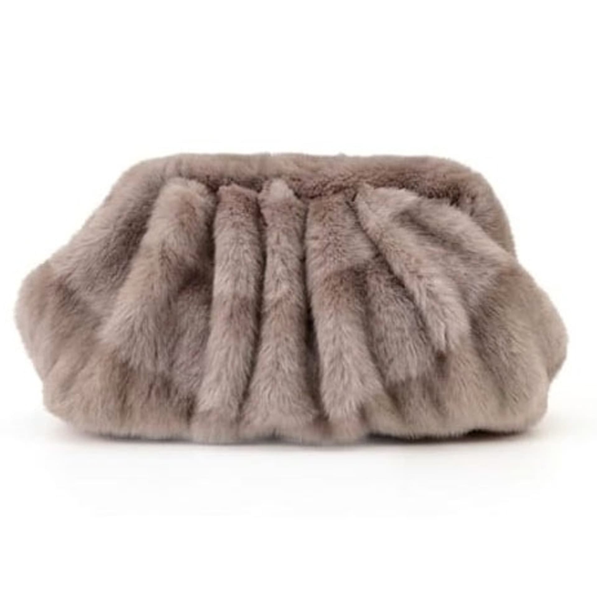 Borsa Pochette a Tracolla Baci e Abbracci in Ecopelliccia con Catena - 10