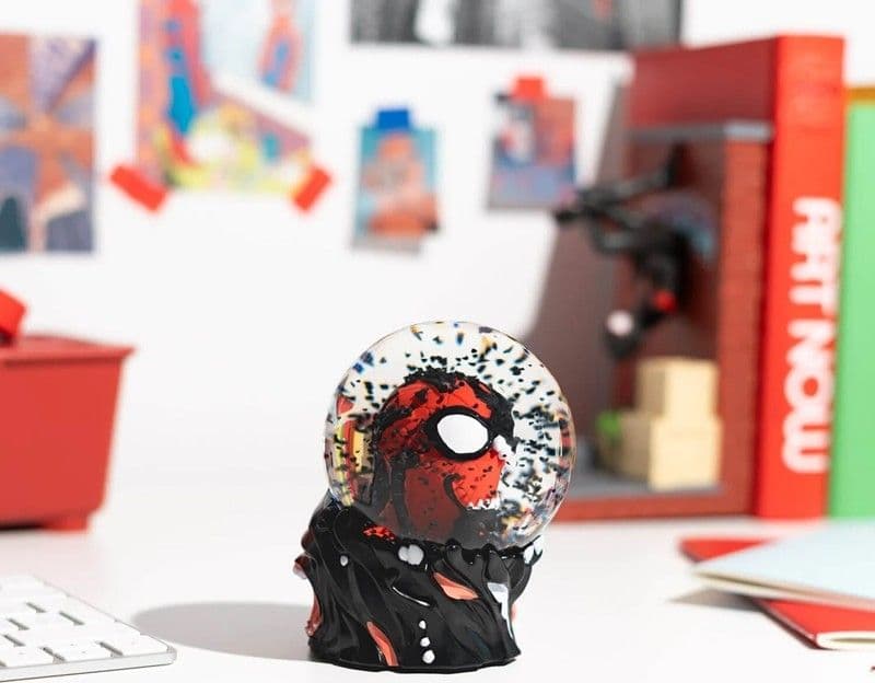 Spiderman - Globo di neve in vetro con Spider-Man e Venom in confezione regalo - 6