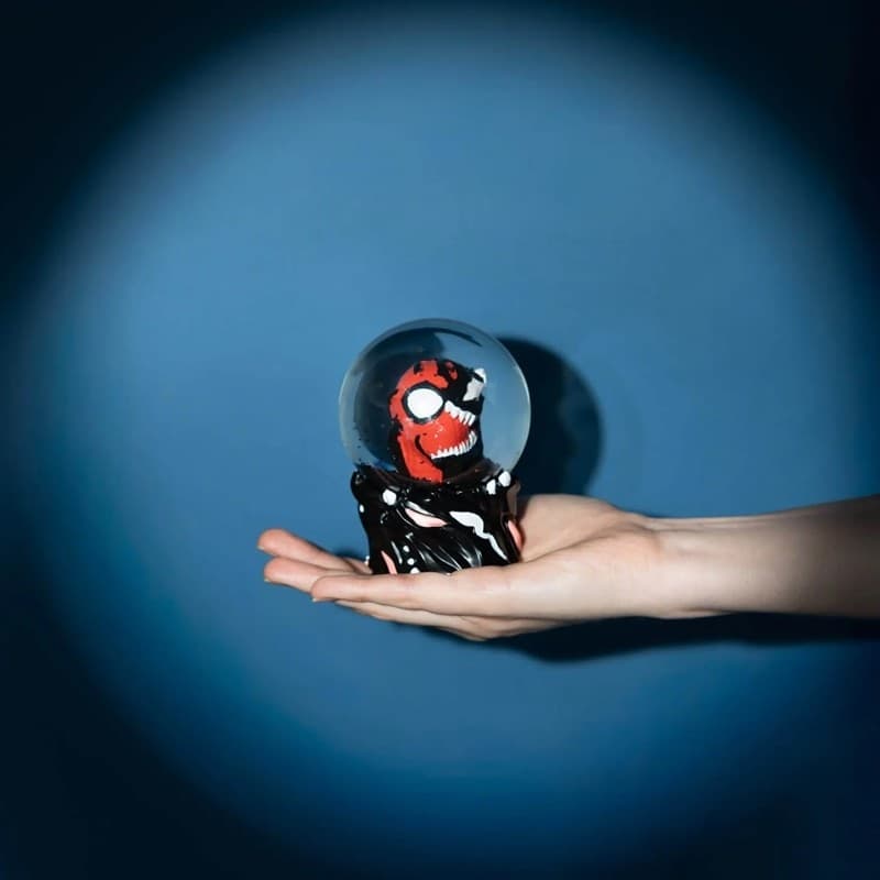 Spiderman - Globo di neve in vetro con Spider-Man e Venom in confezione regalo - 9