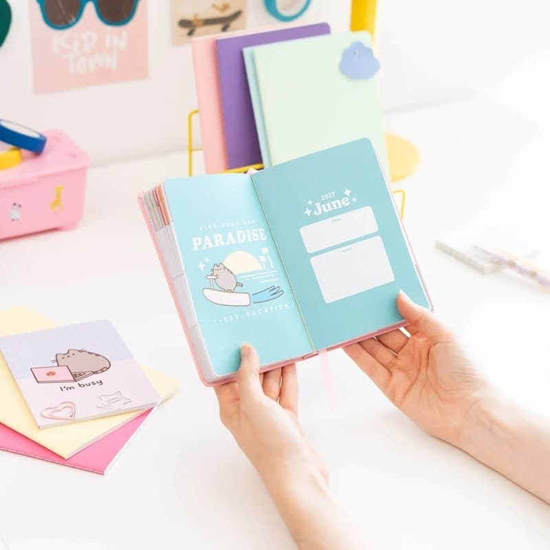 Pusheen - Agenda settimanale formato A6 della collezione Vacanze Tropicali 2026/2027 - 4