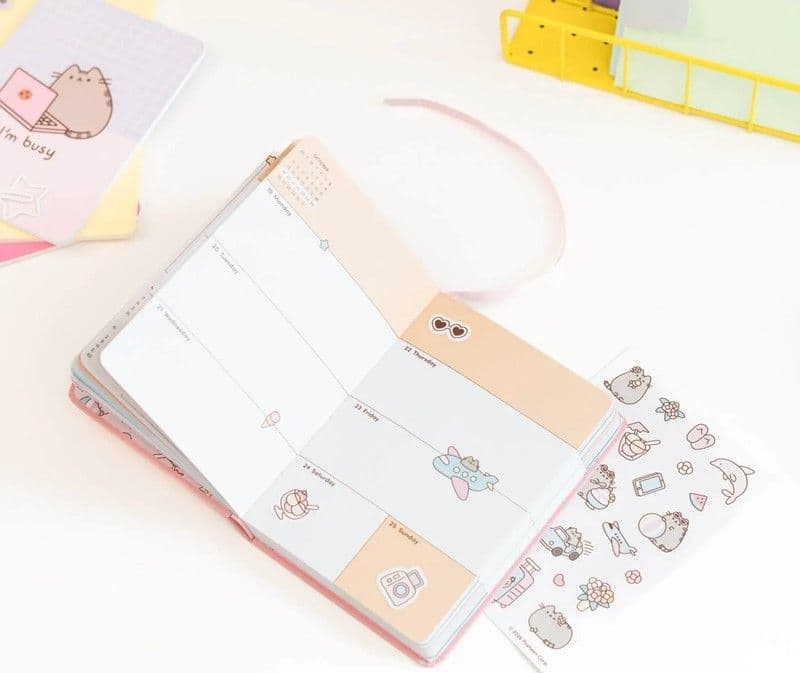 Pusheen - Agenda settimanale formato A6 della collezione Vacanze Tropicali 2026/2027 - 5