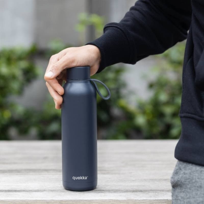 Quokka Solid con cinturino - Thermos in acciaio inossidabile da 630 ml con cinturino (ardesia) - 6