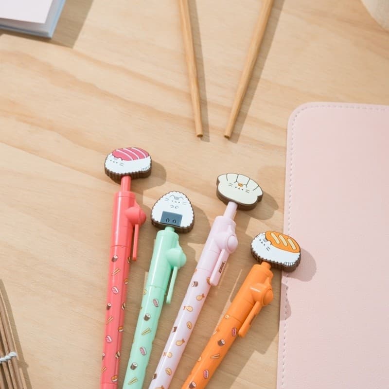 Pusheen - Penna a sfera girevole 3D della collezione Sushi Roll (rosa) - 3