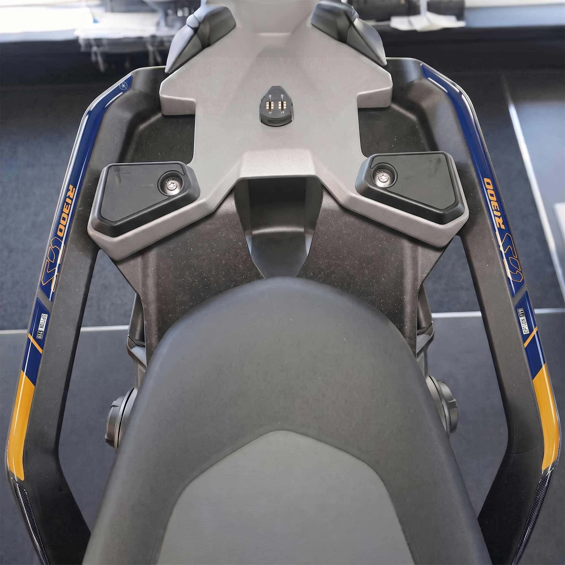Adesivi 3D per Maniglie Bauletto moto compatibile con BMW R 1300 GS 2026 - 7