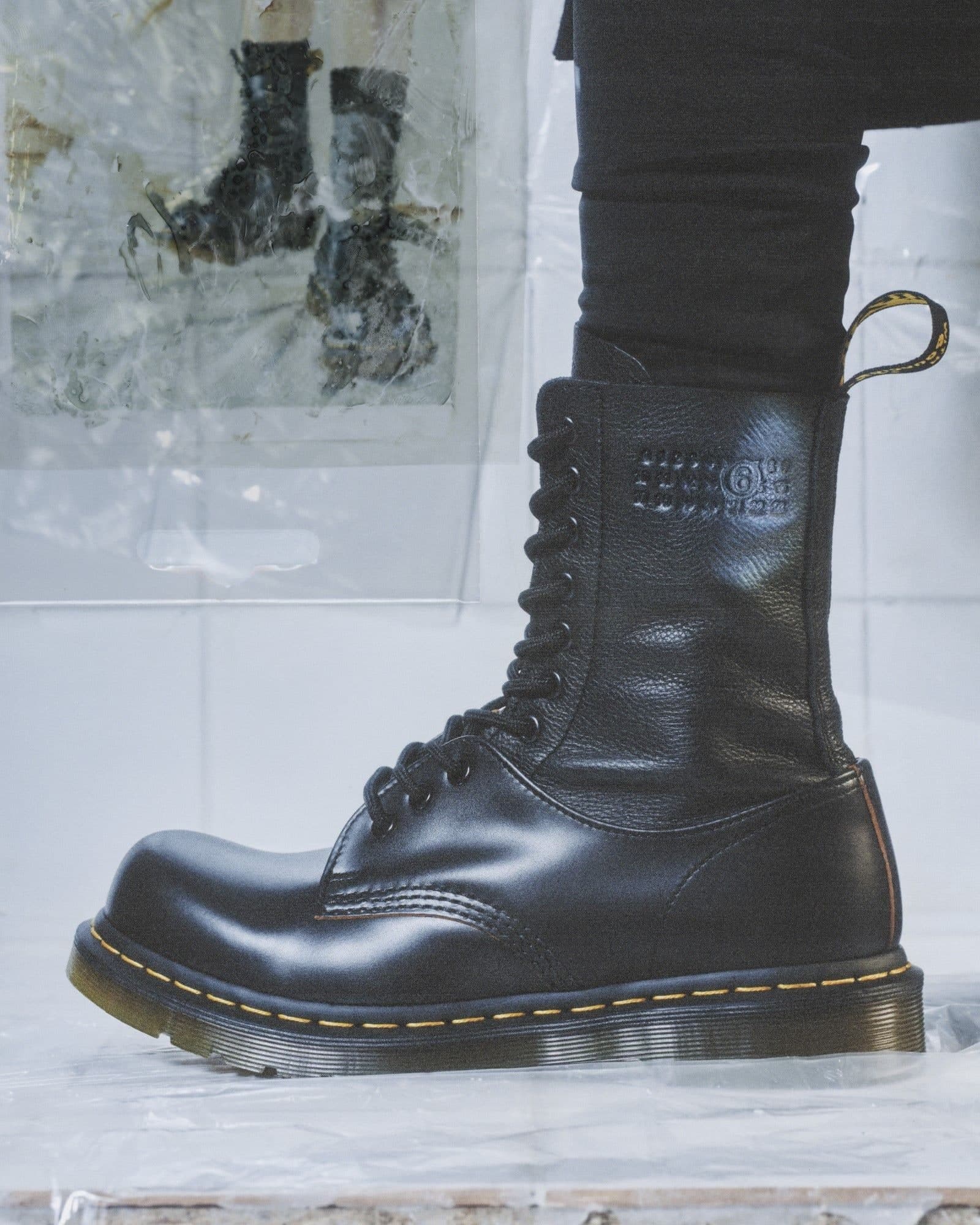 DR. MARTENS X MM6 MAISON MARGIELA MM6 Maison Margiela x Dr. Martens Stivaletti Donna Neri in Pelle – S66WU0128P7006-HB009 - 4