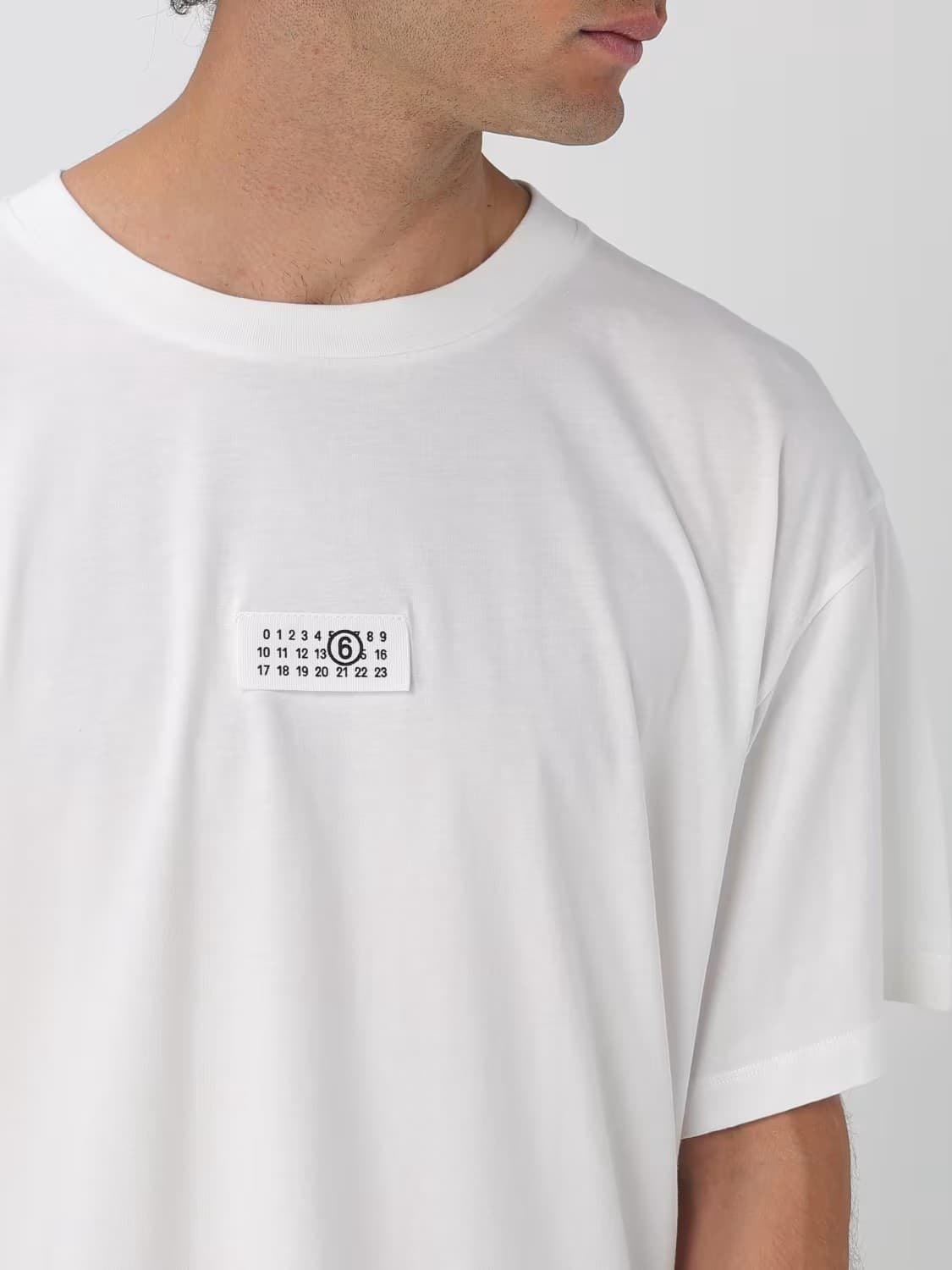 MM6 Maison Margiela  T-shirt Nera in Cotone con Logo Numerico - 2