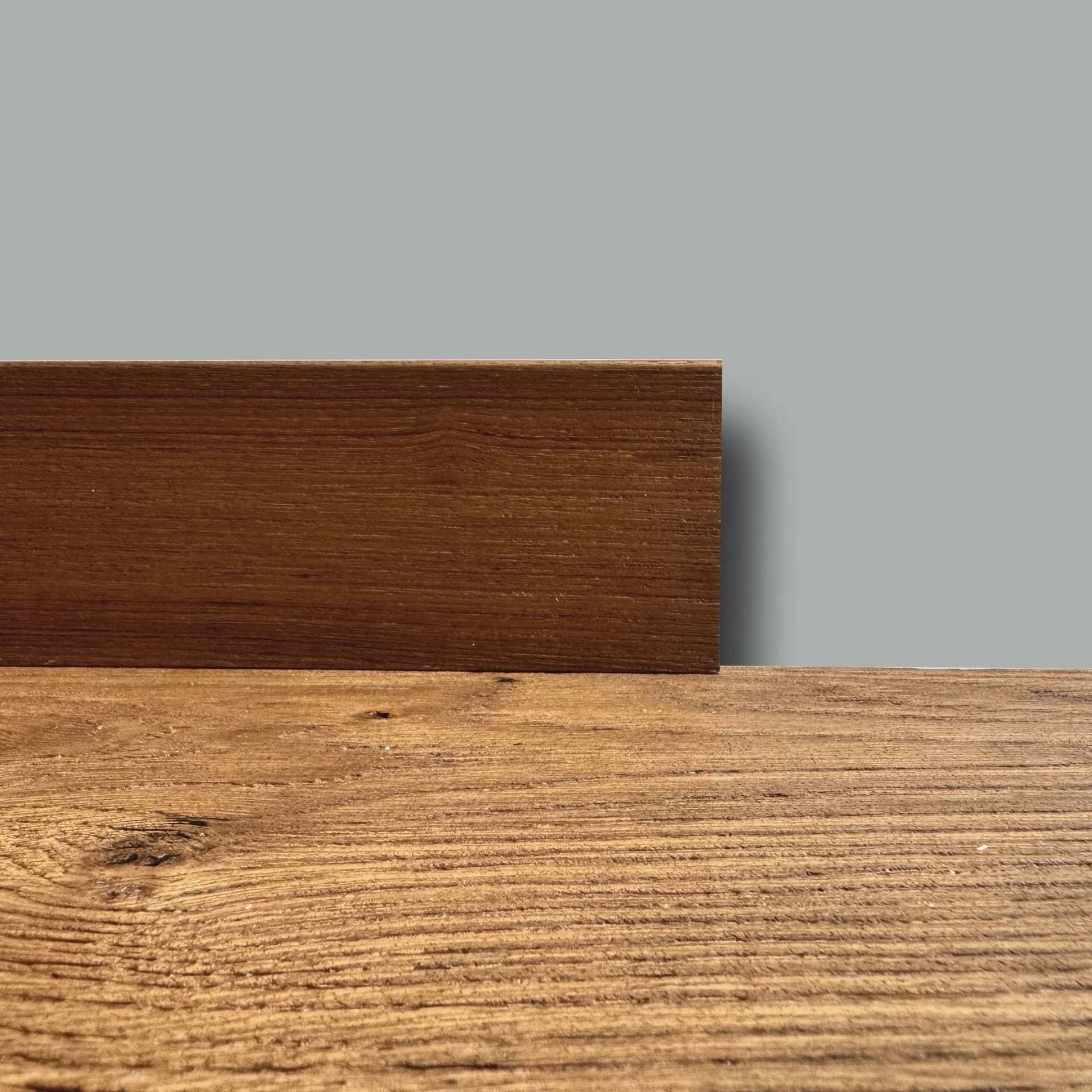 €1,89ml  ** FUORI TUTTO ** Lotti da 70 ml di Battiscopa in legno multistrato impiall. TEAK 75x10mm squadrato - 3
