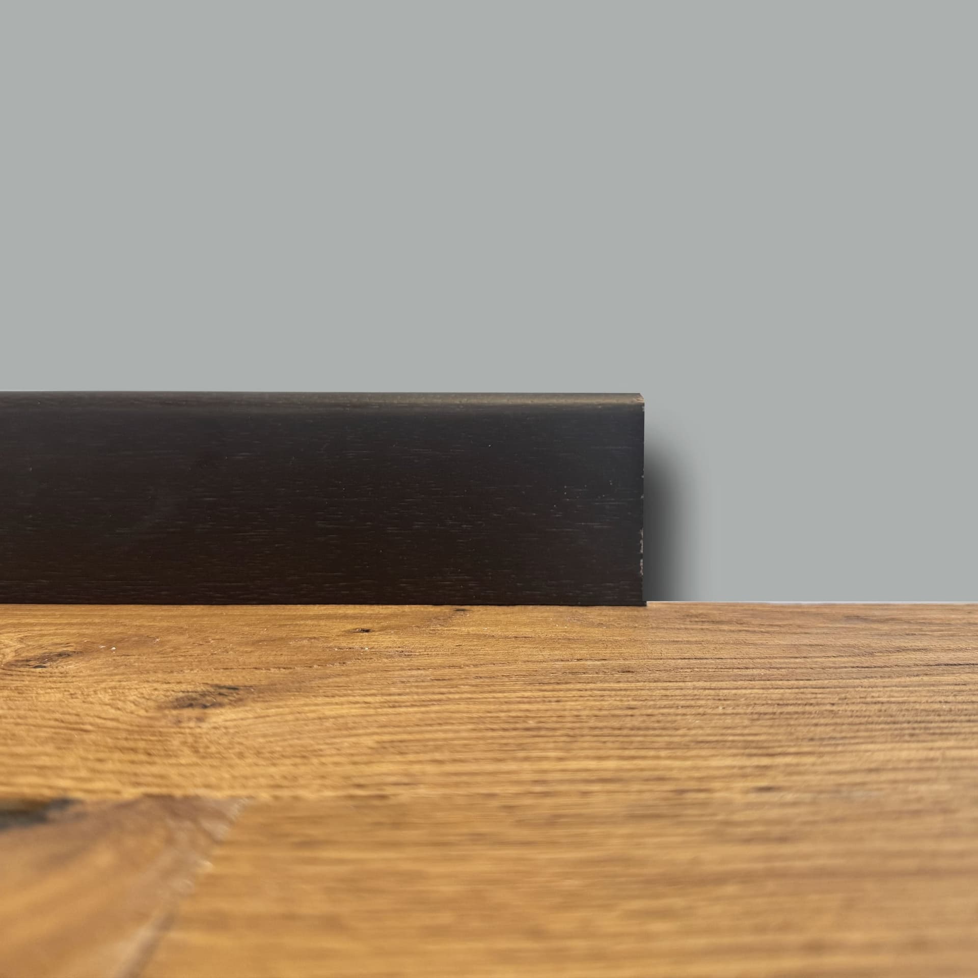 €1,89ml  ** FUORI TUTTO ** Lotti da 45 ml di Battiscopa in legno multistrato impiall. WENGE 82x13mm - 3